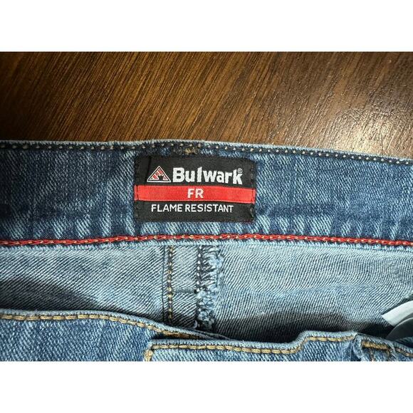 Bulwark FR Boot Cut Jeans Men 38x32 Workwear Flame Resistant CAT2 Stains Cowboy - Picture 3 of 13
